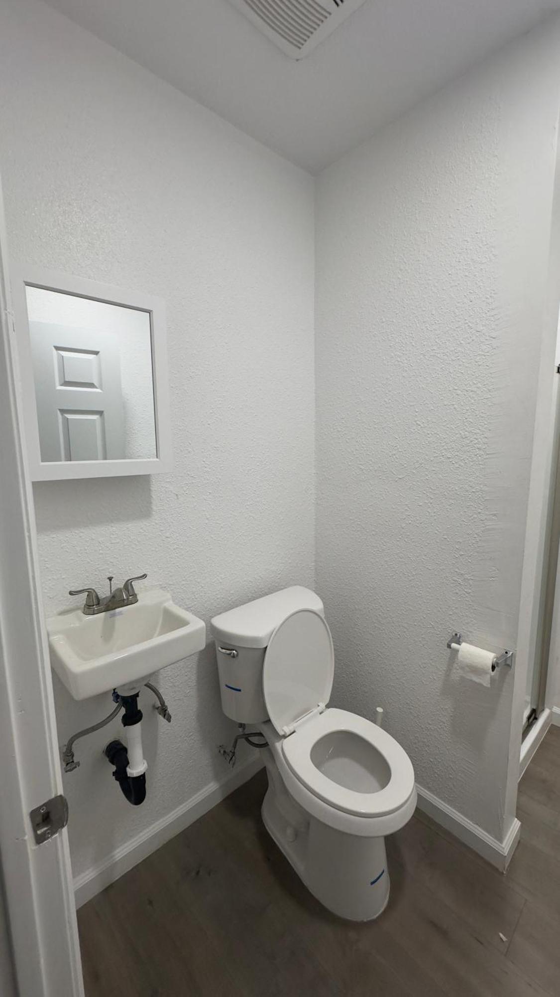 Guest house Naryn Los Angeles